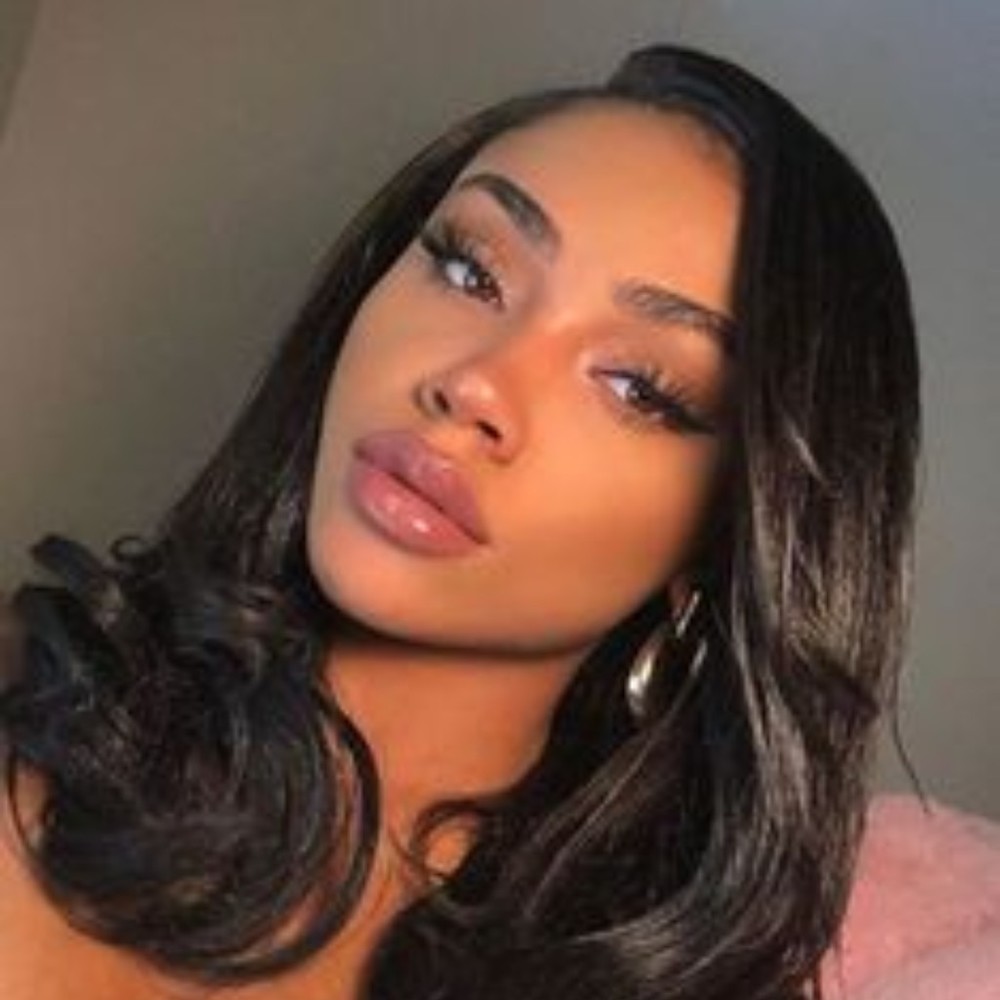 Meet your Posher, Maya